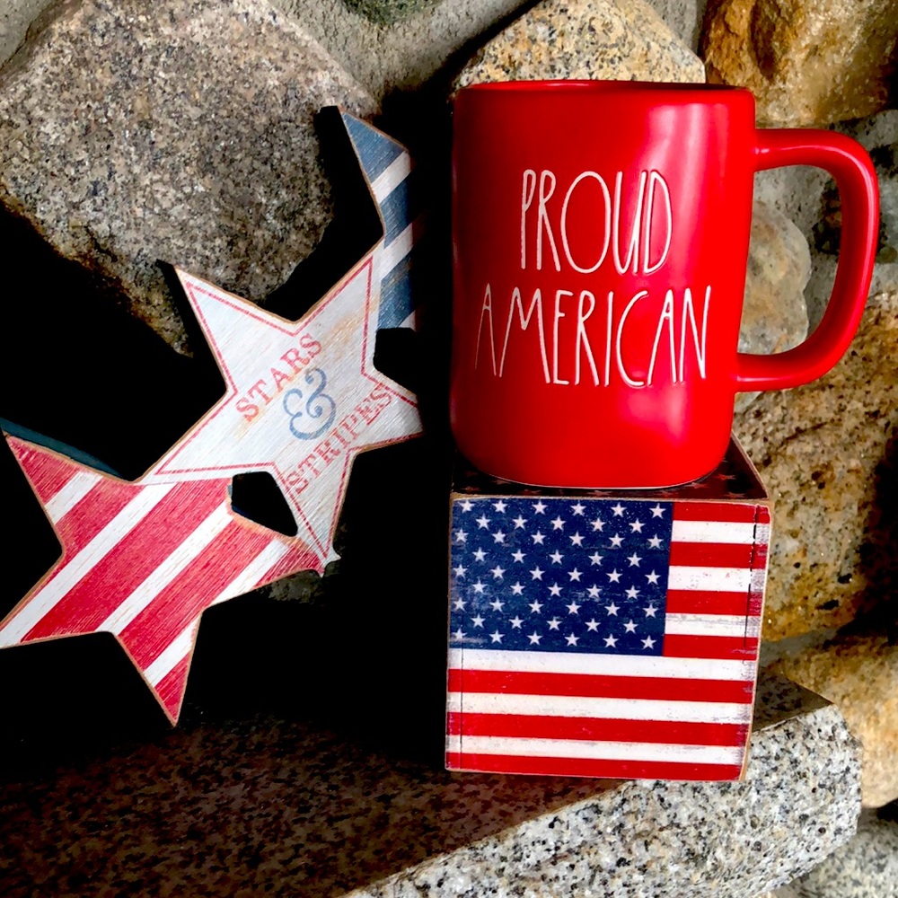 🆕Rae Dunn “Proud American” mug matte red